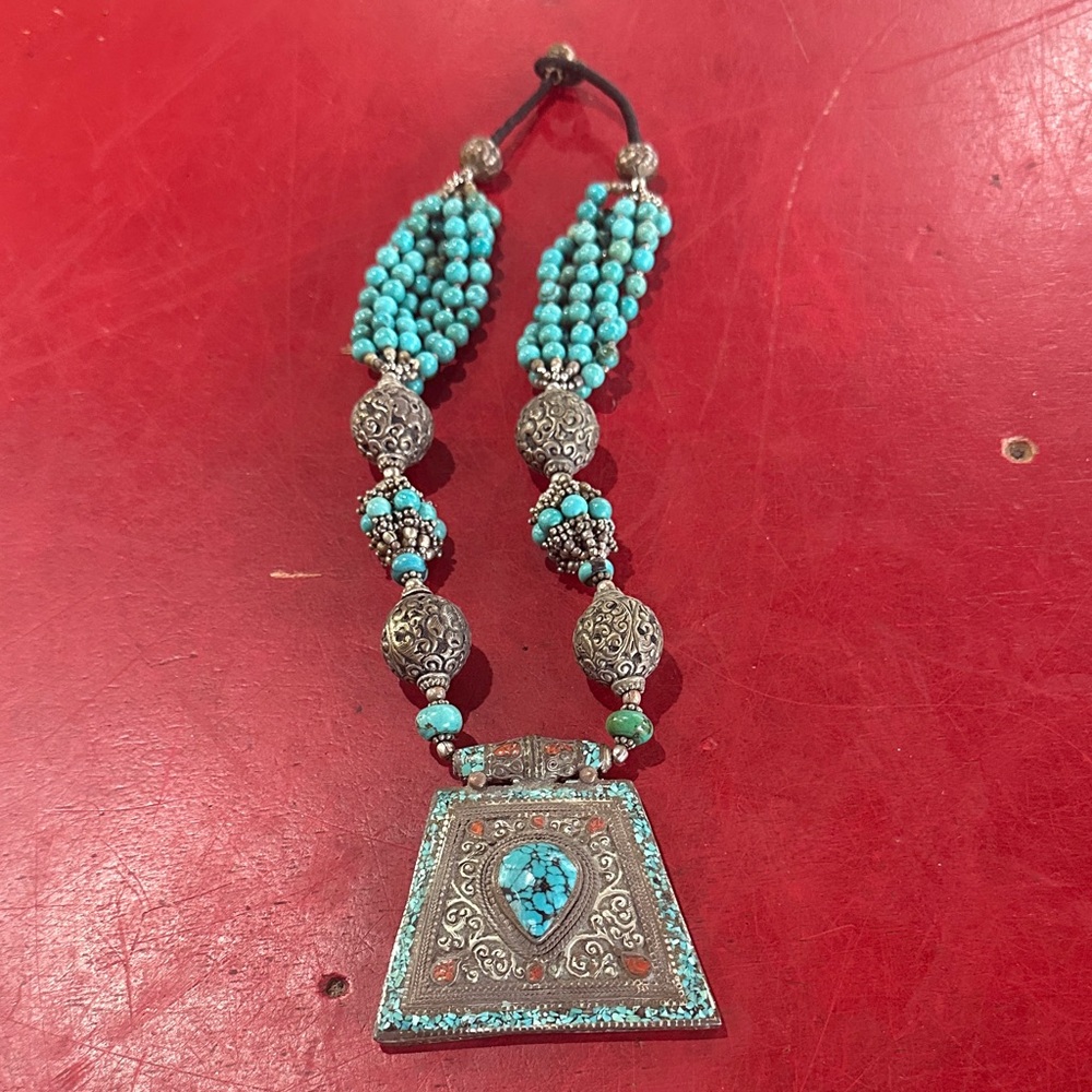 Source Unknown Turquoise Beaded Pendant Necklace with Ornate Silver-Tone Accents